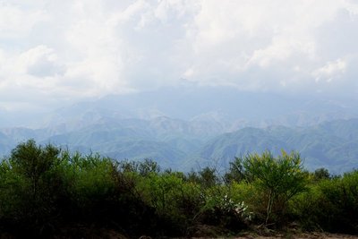 DSC03191.JPG (84.71 KiB) 11230 mal betrachtet Huillapima, Blick zur Sierra Ancasti, Catamarca