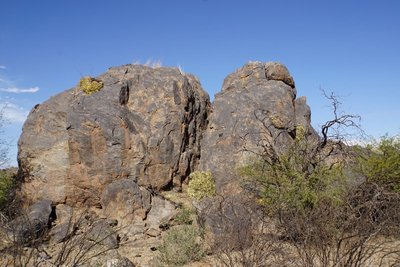 DSC03477.JPG (143.76 KiB) 13088 mal betrachtet Felsen nahe RN40 Grenze Tucuman-Salta, Tucuman 1680m