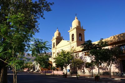 DSC03862.JPG (151.32 KiB) 11008 mal betrachtet Plaza in Cafayate, Salta