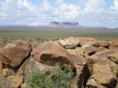 15,Inselberge in der Großen Karoo (800x600).jpg